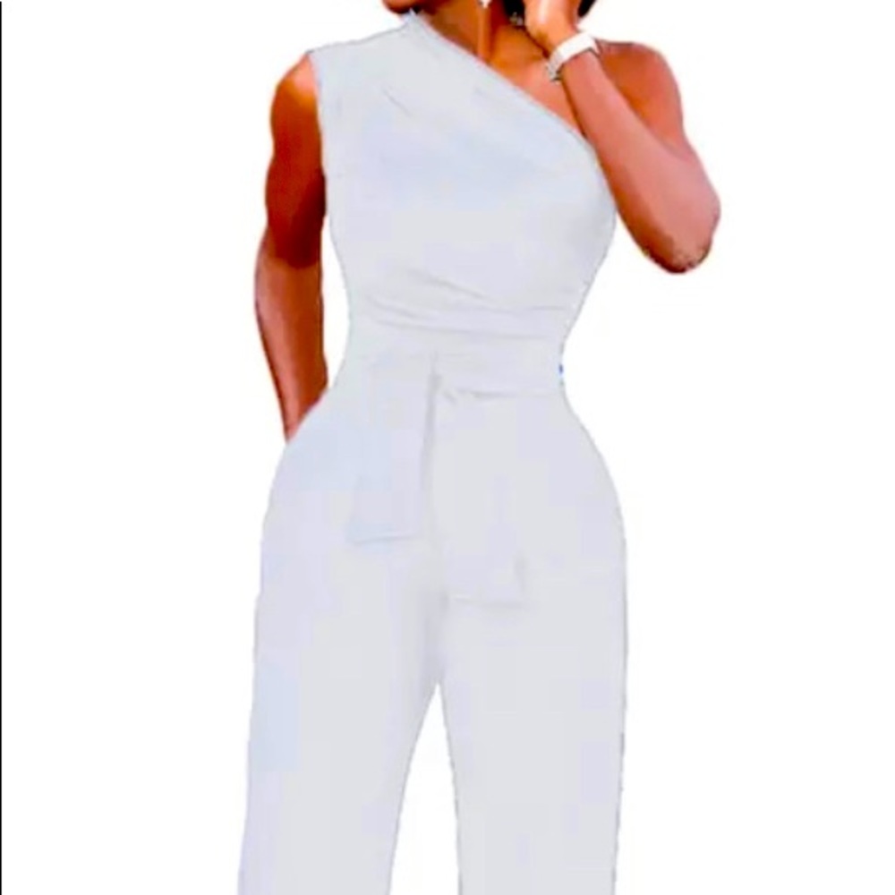 NWOT - Never worn! Sexy One Shoulder Romper Jumpsuit, Sleeveless with Belt